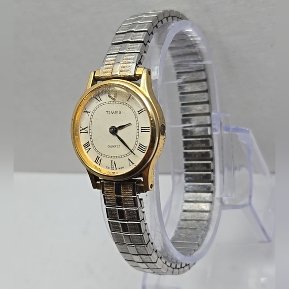 Womens Vintage Timex Q Watch 23mm Gold Silver Two Tone Stretch Band New Battery - Picture 2 of 13